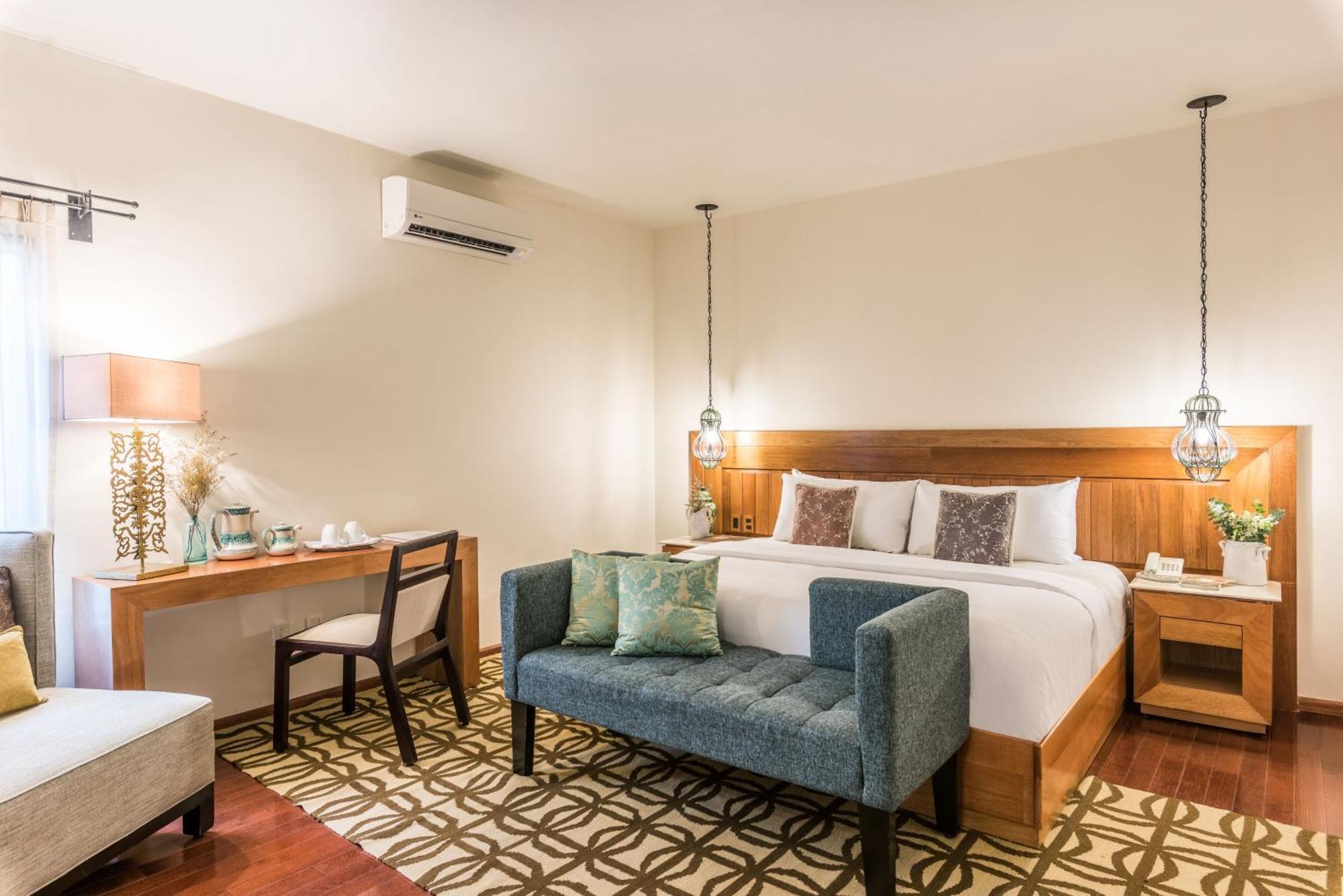 Deluxe King Suite,1208279371:JPEG