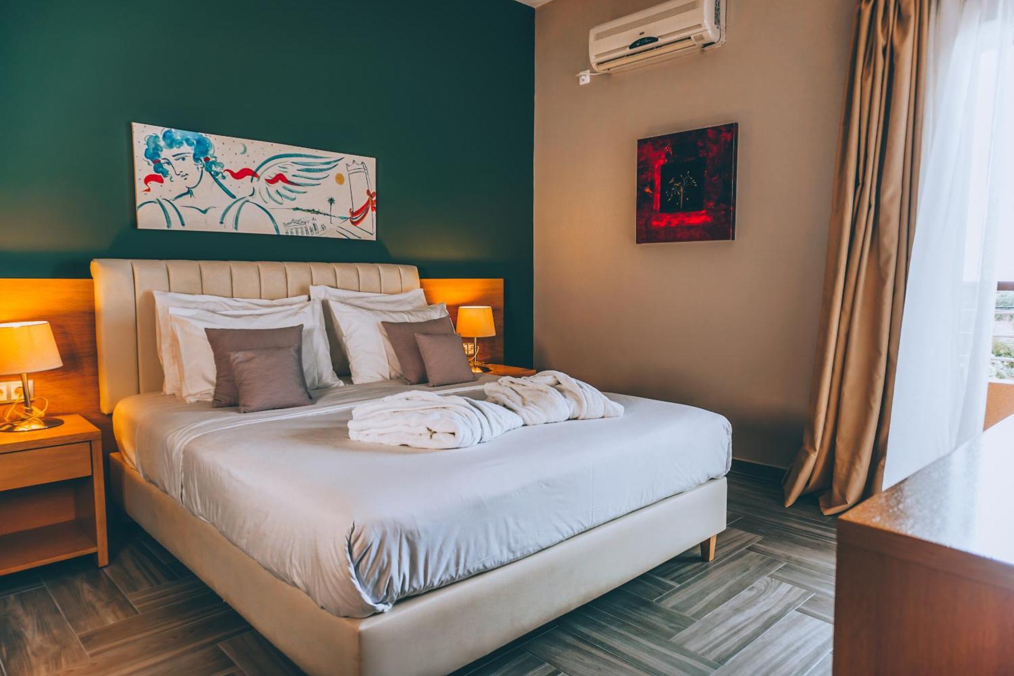 Junior Suite (2- 4 adults)