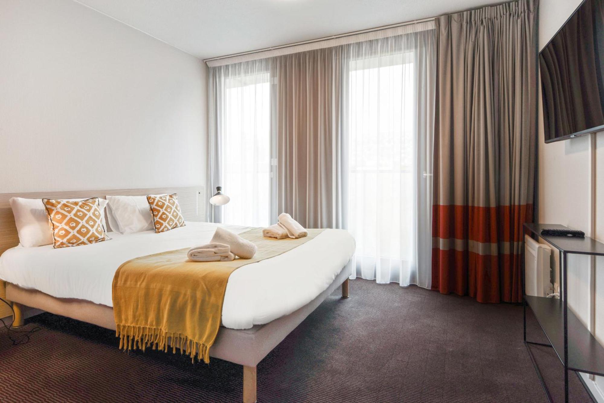 Two-Bedroom Apartment,1208394463:JPEG