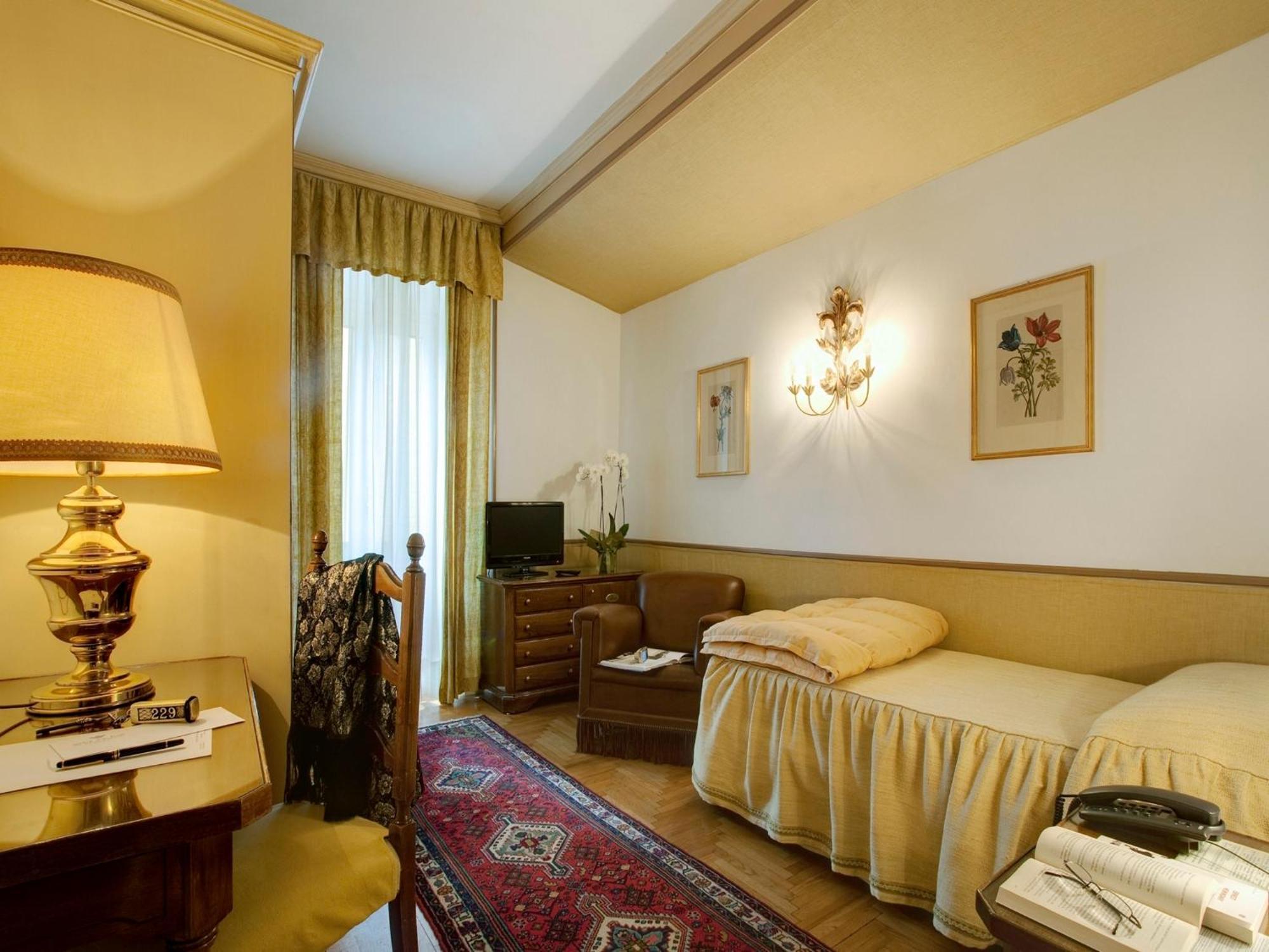 Single Room,421572957:JPEG