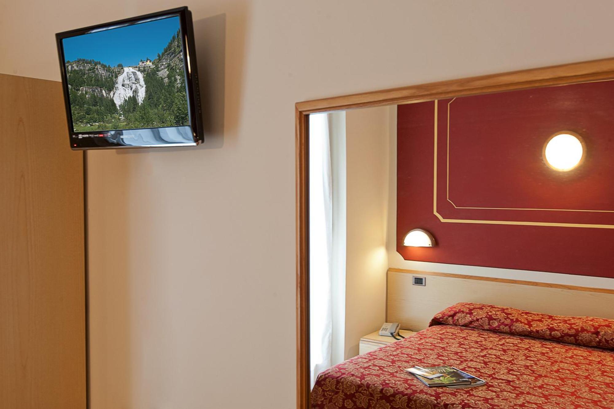 Double or Twin Room Balcony Lake View