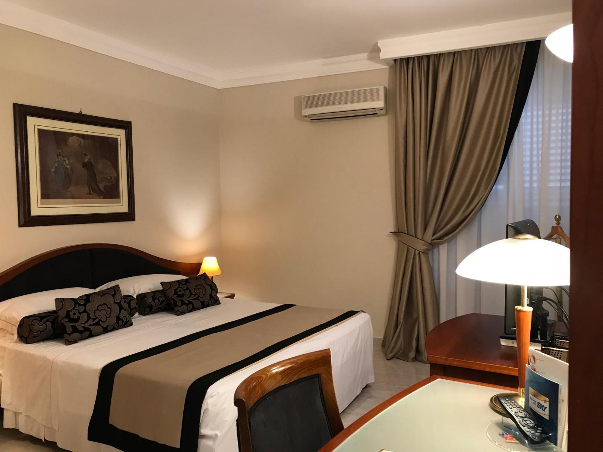 Executive Double or Twin Room,1274749102:JPEG