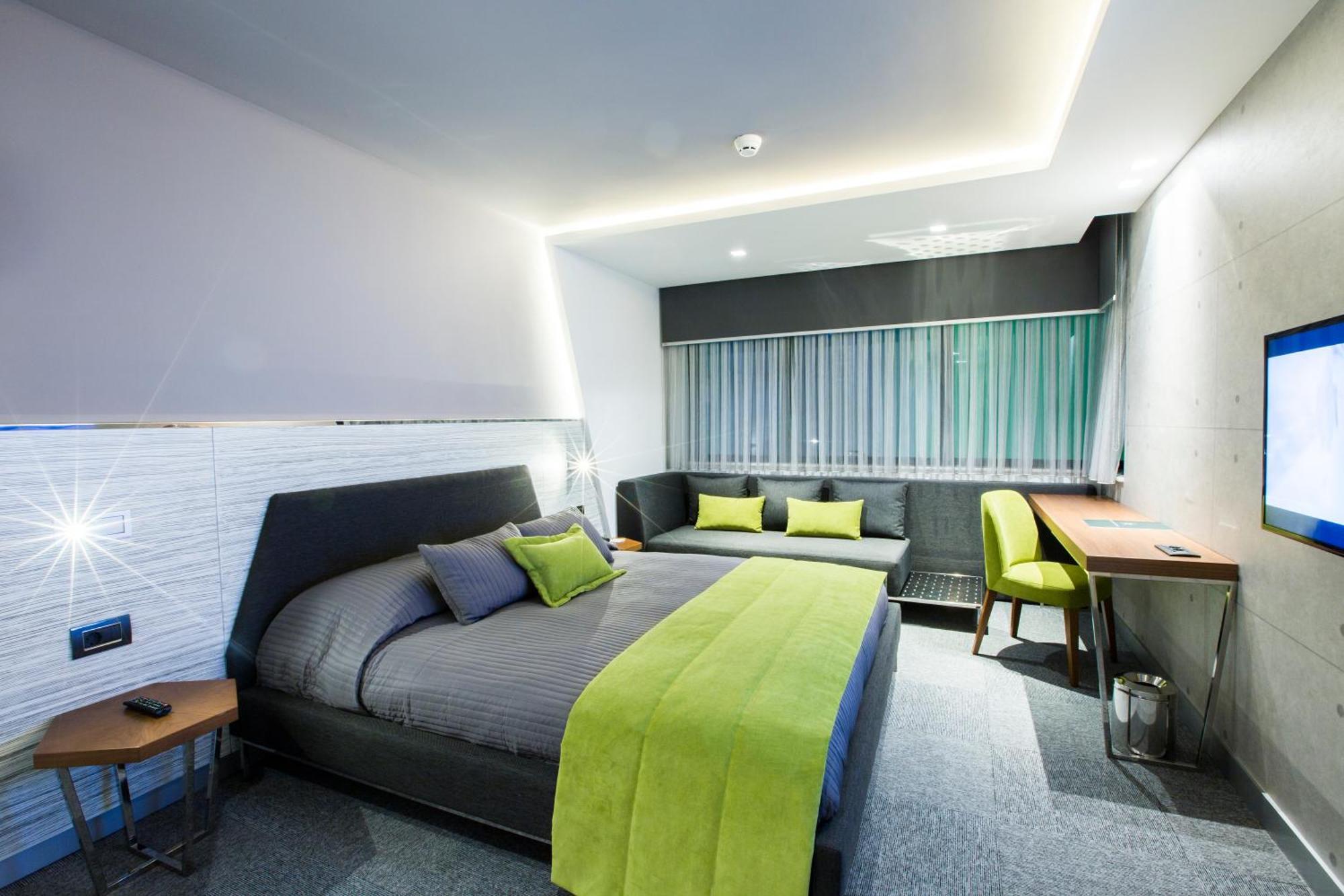 Deluxe King Room