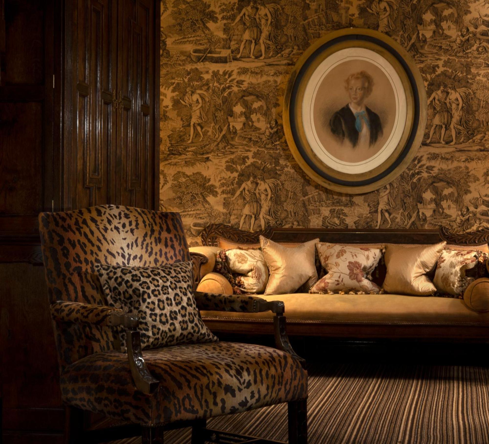 Estate Room