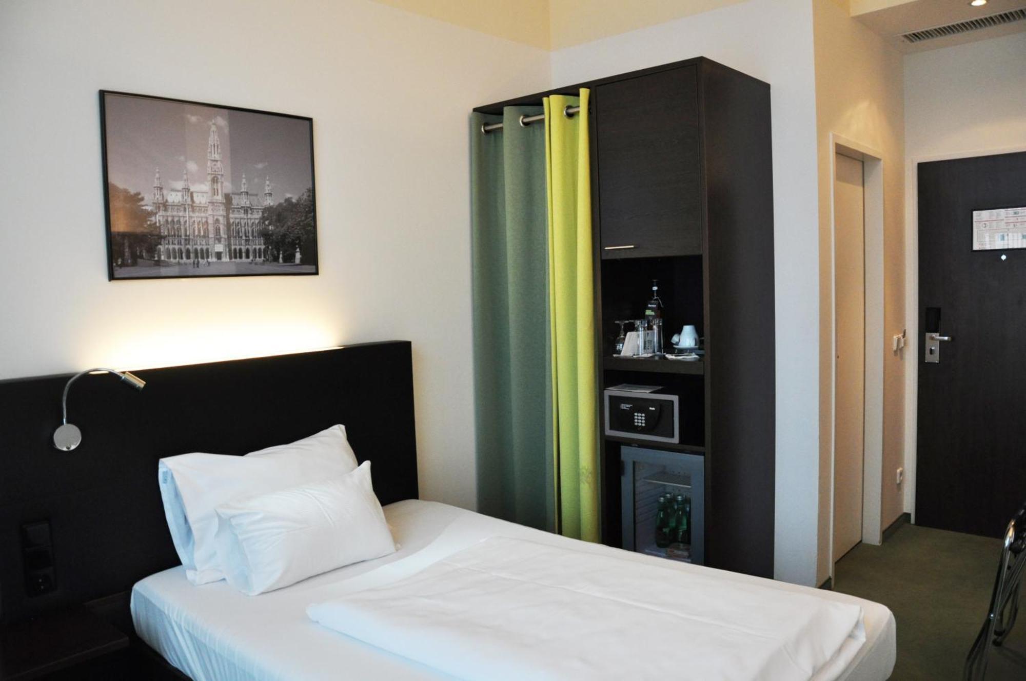 Economy Single Room