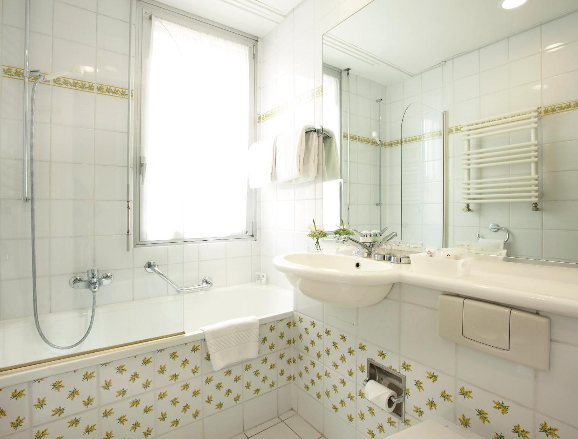 Standard Triple Room,1709780203:JPEG