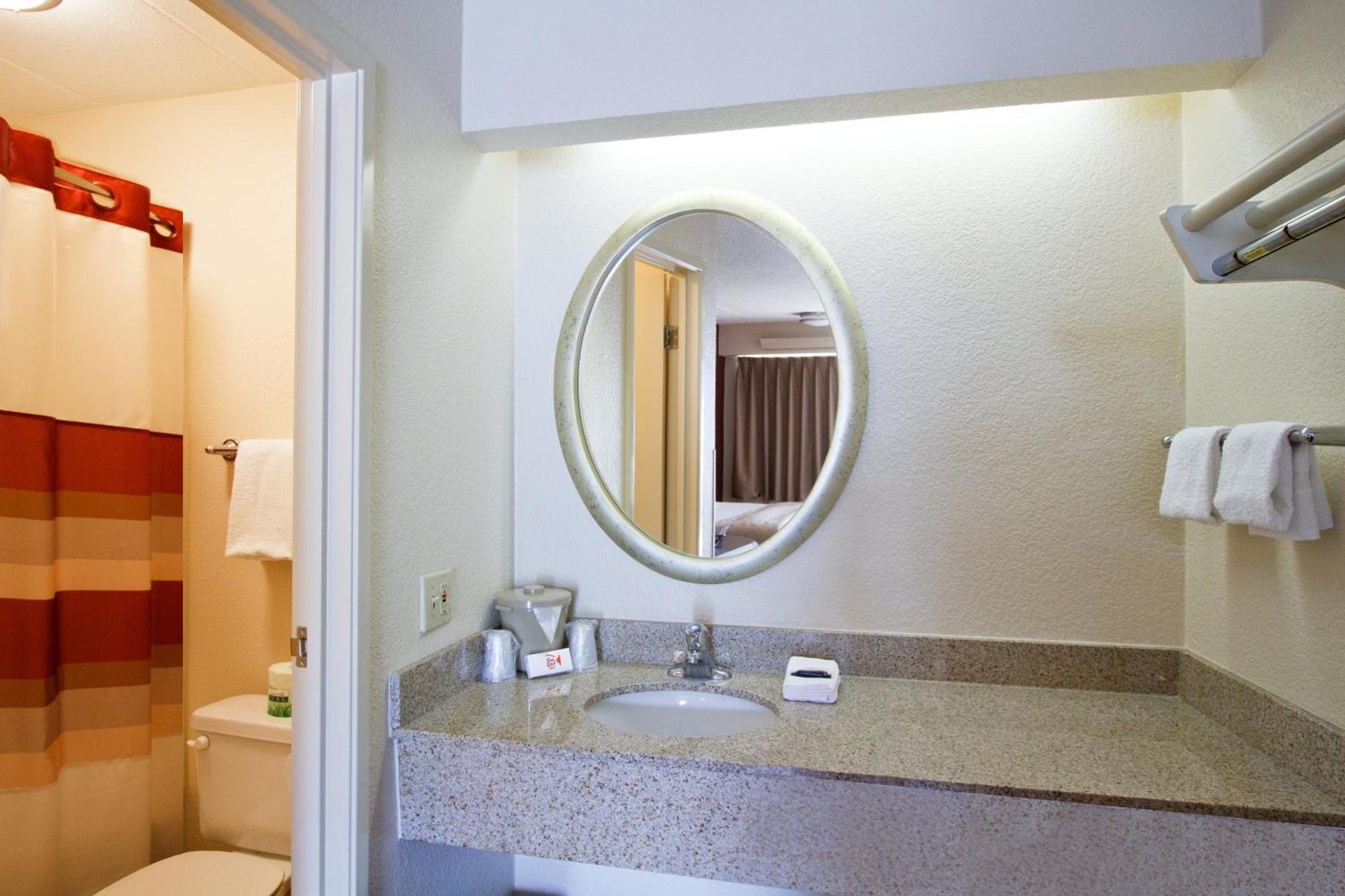 Deluxe Room with Two Double Beds Smoke Free