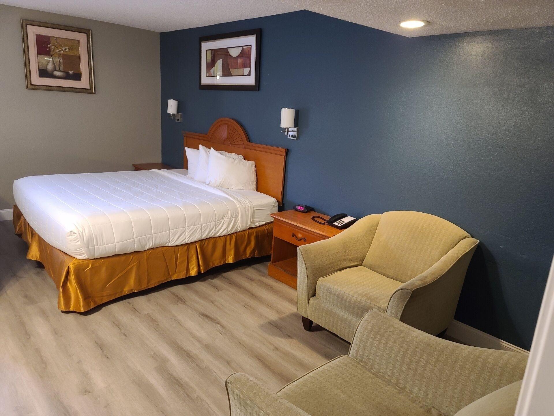 Deluxe Queen Room - Mobility Access/Non-Smoking