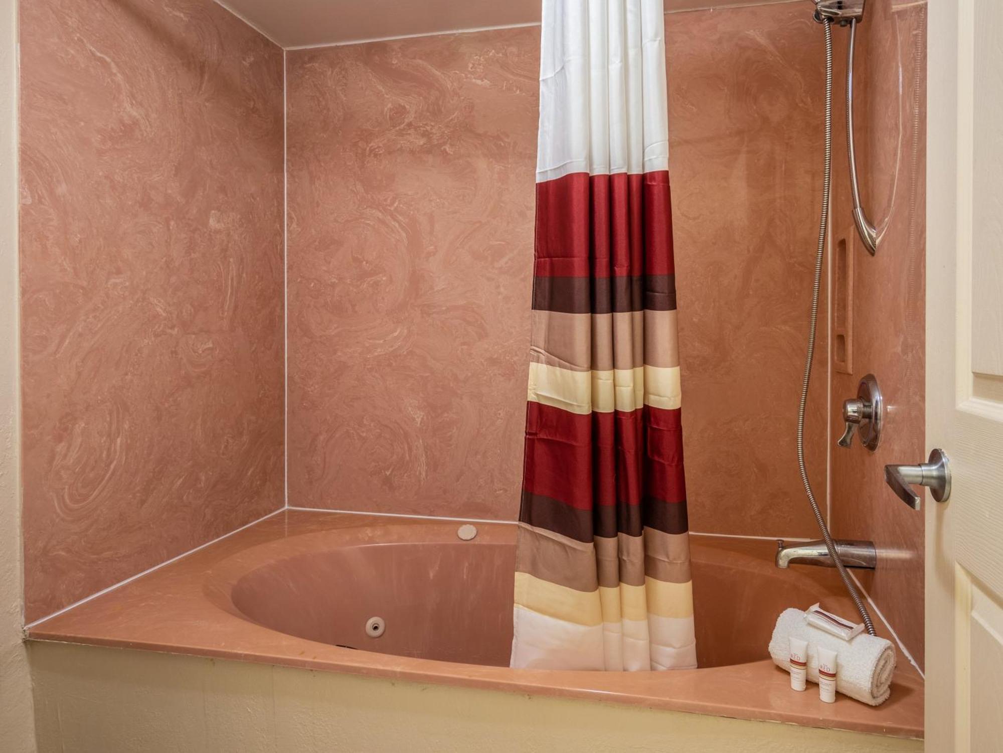 Superior King Room with Spa Bath Non-Smoking