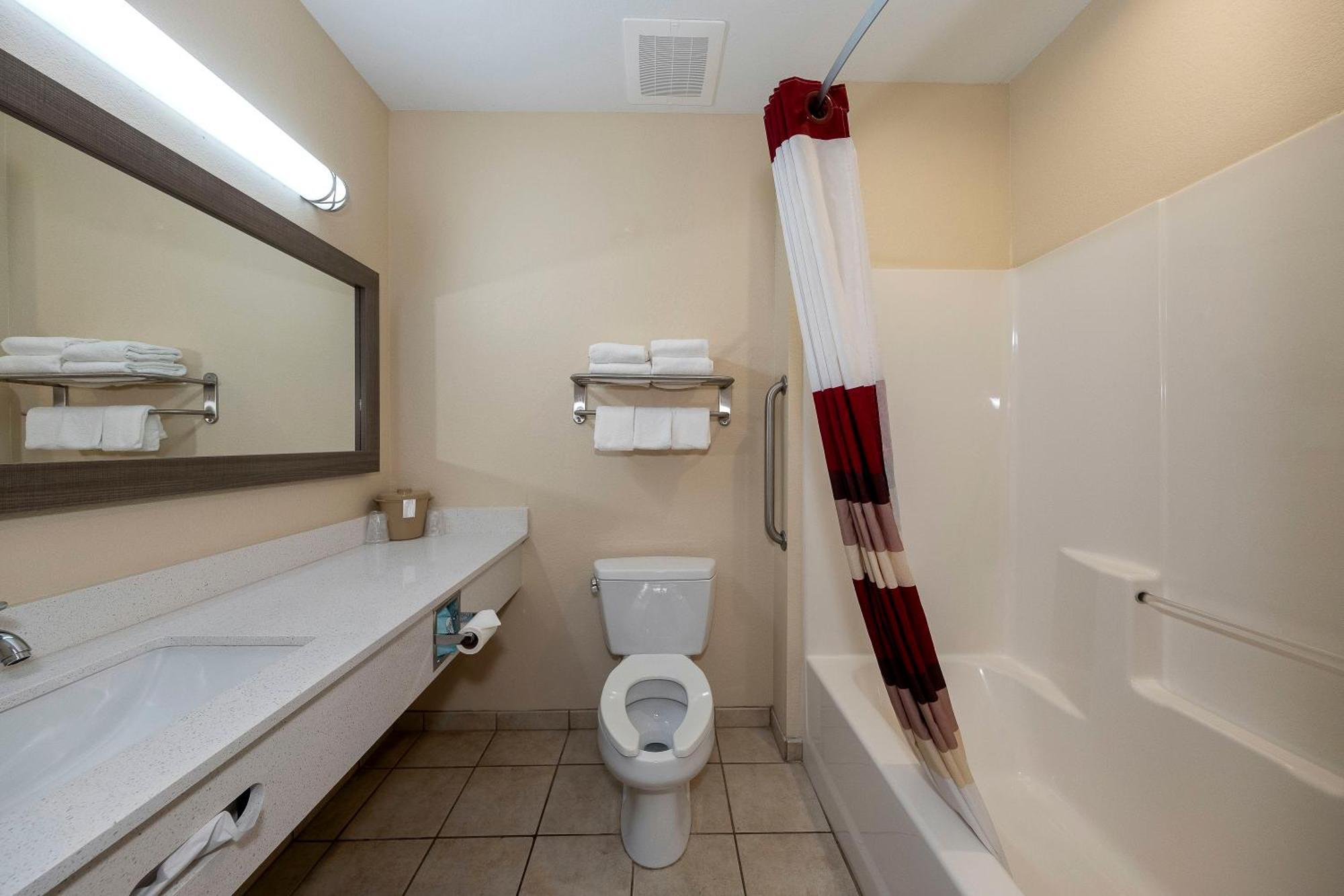 Deluxe King Room with Kitchen - Non-Smoking