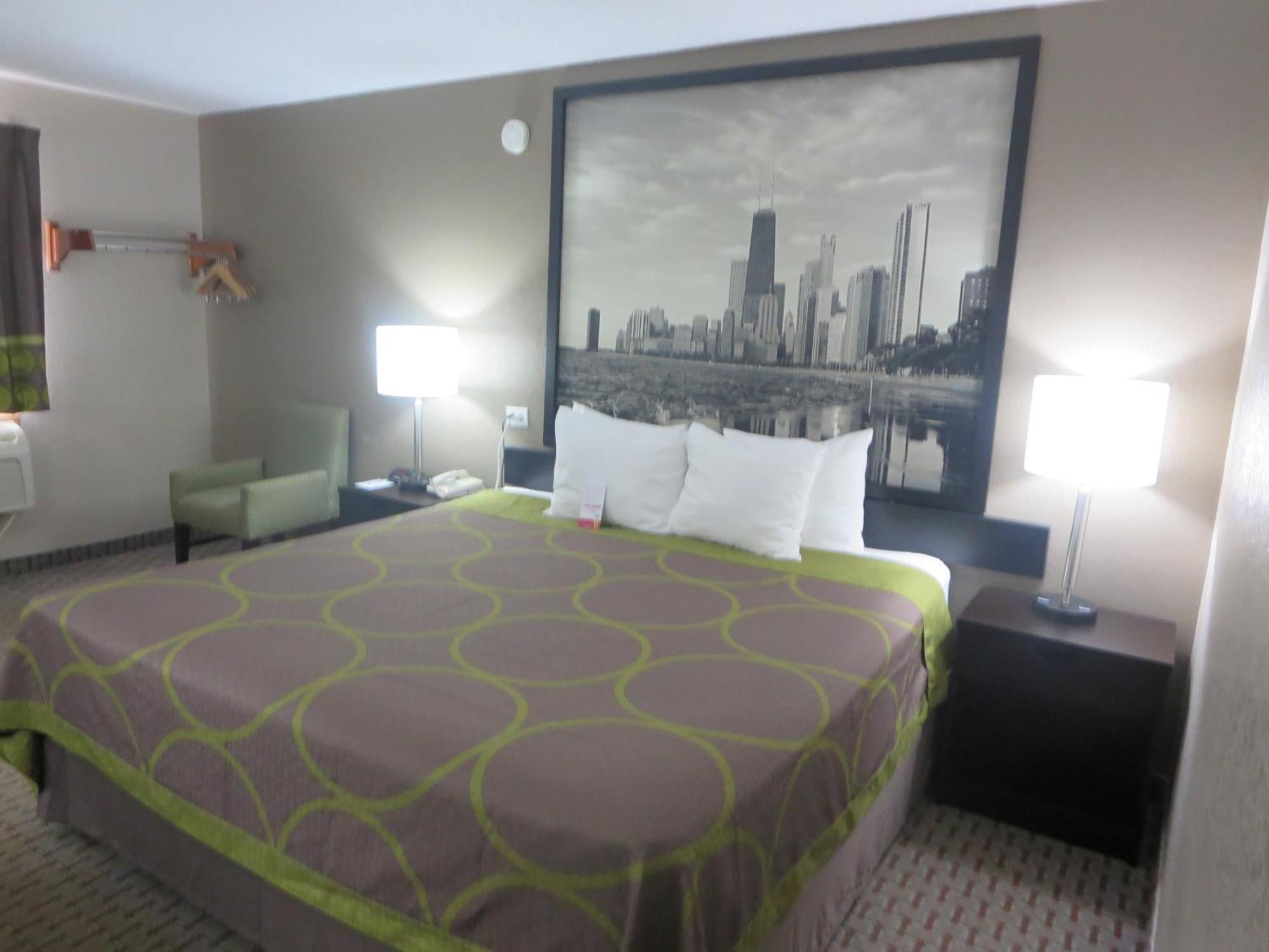 Queen Room - Disability Access/Non-Smoking