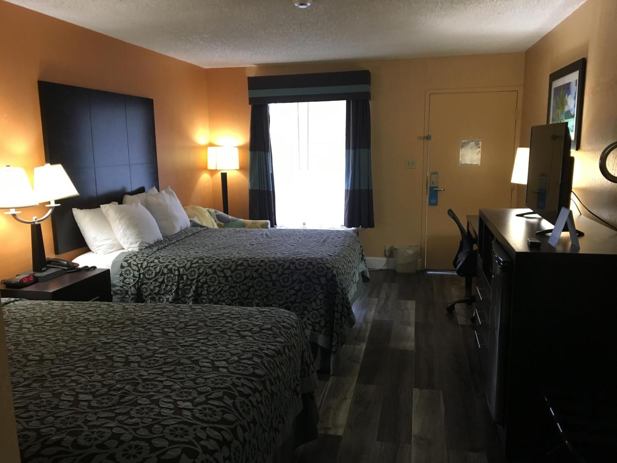 Queen Room Two Queen Beds Non-Smoking