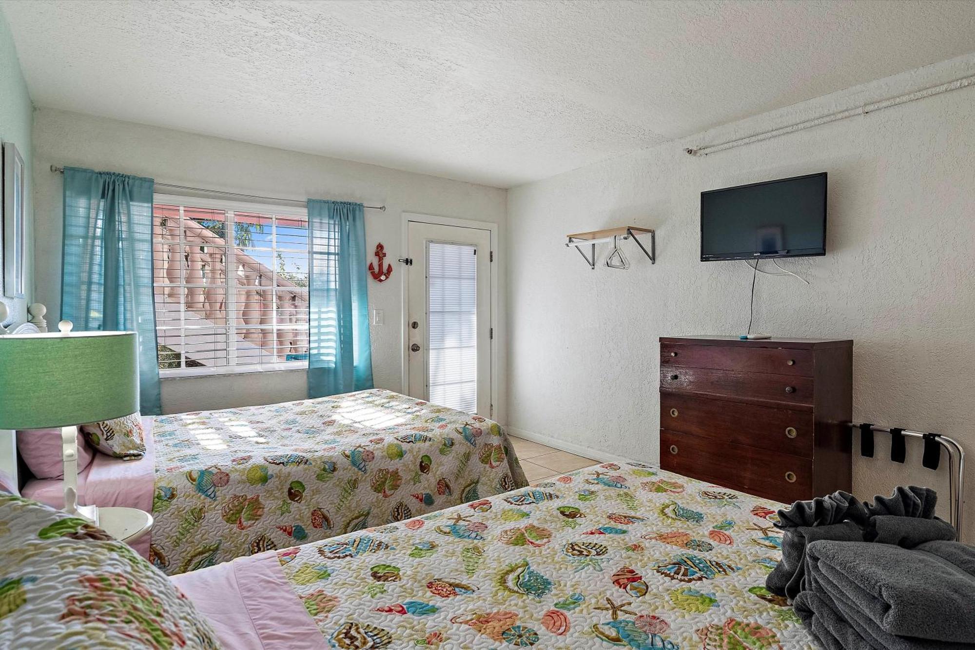 Double Queen Room