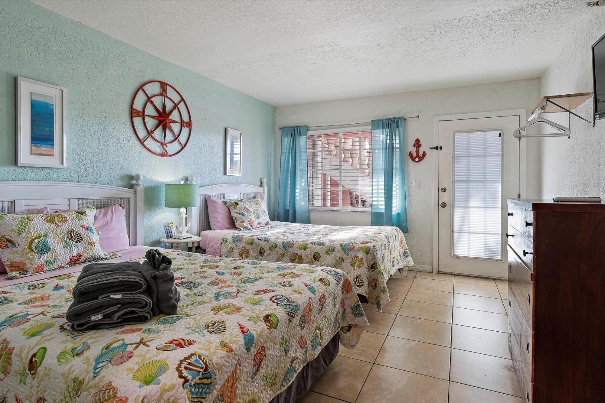 Double Queen Room