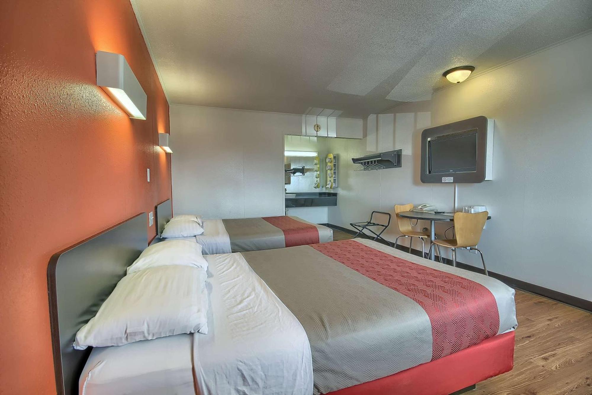 Queen Room Two Queen Beds Disability Access Roll Shower