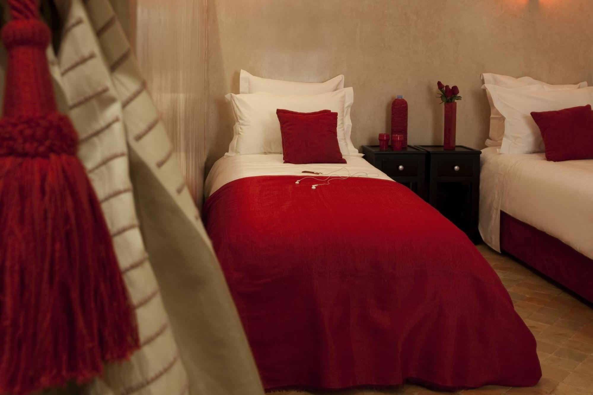 Twin or Double Room Simply Red