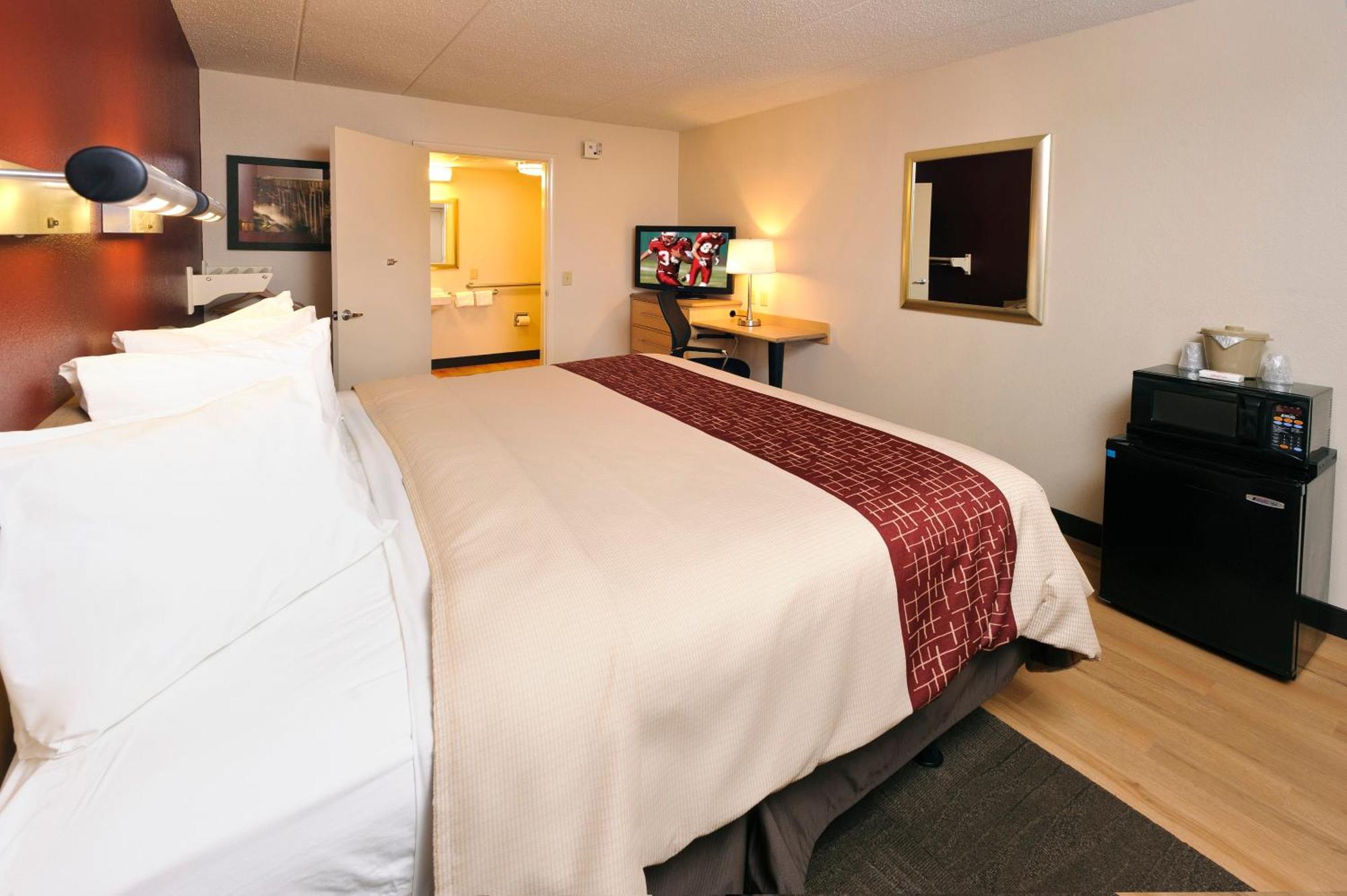 Deluxe King Room Disability Access Smoke Free