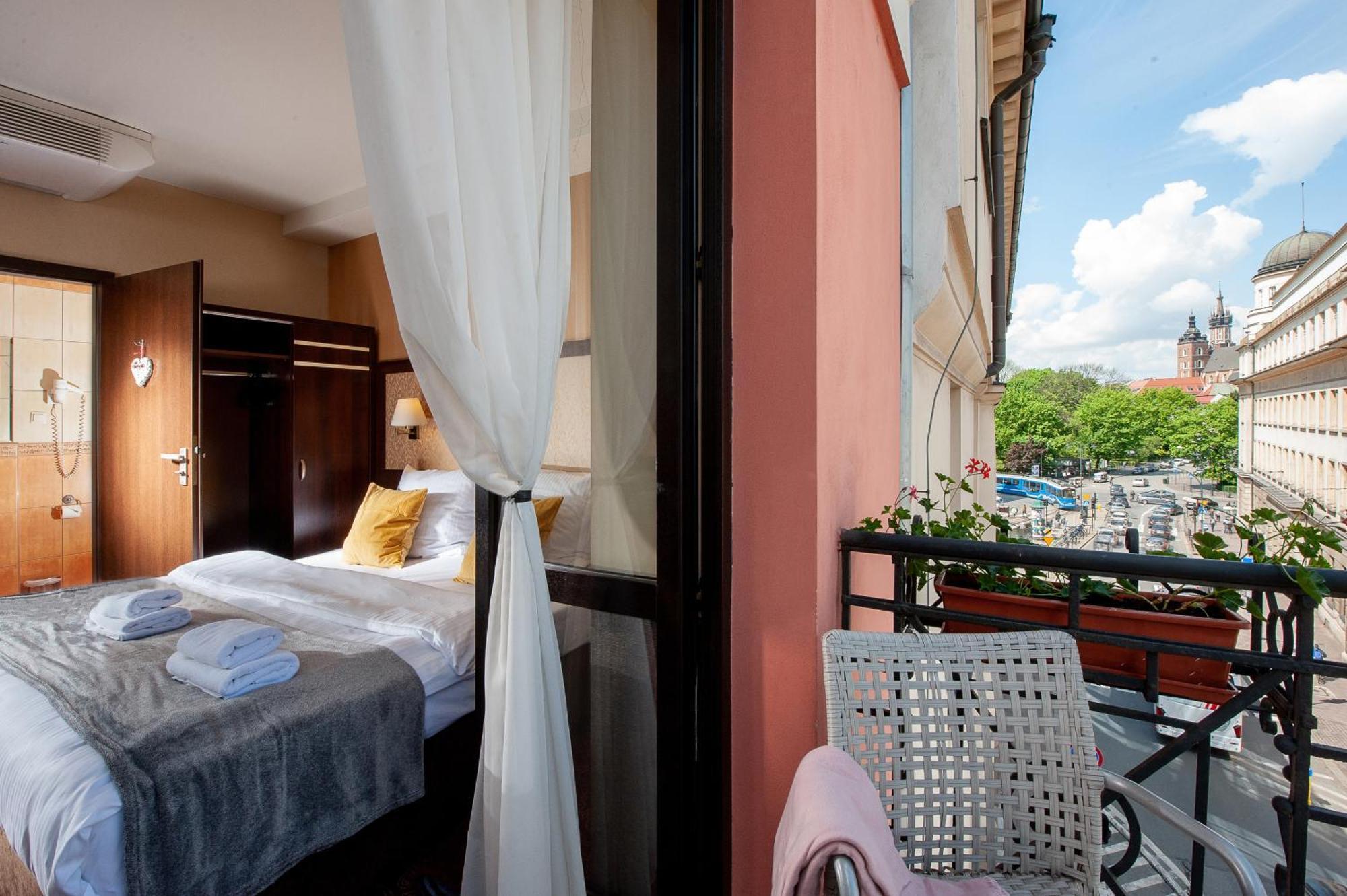 Double or Twin Room with Balcony
