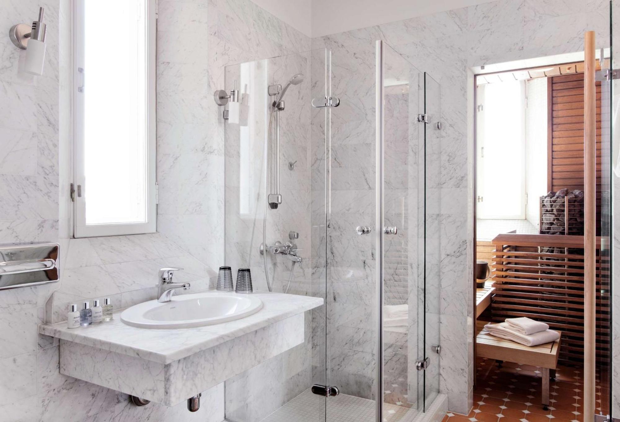 One-Bedroom Plaza Suite