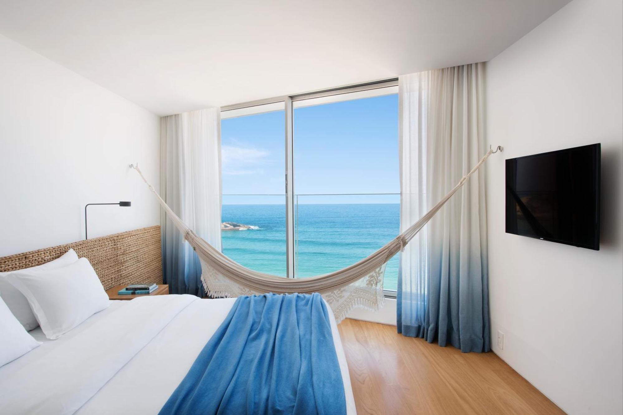 Large room sea view