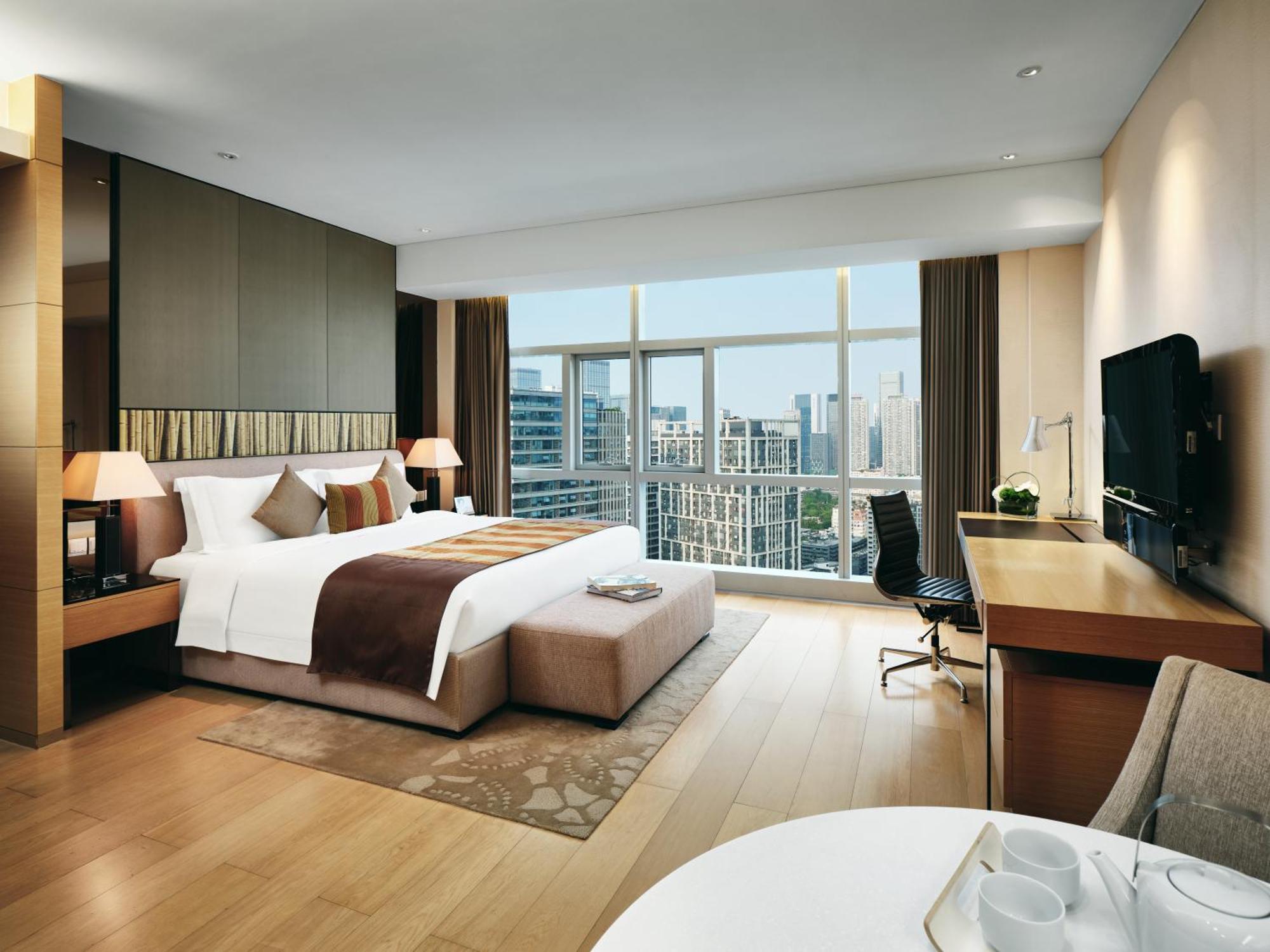 Deluxe King Size Room