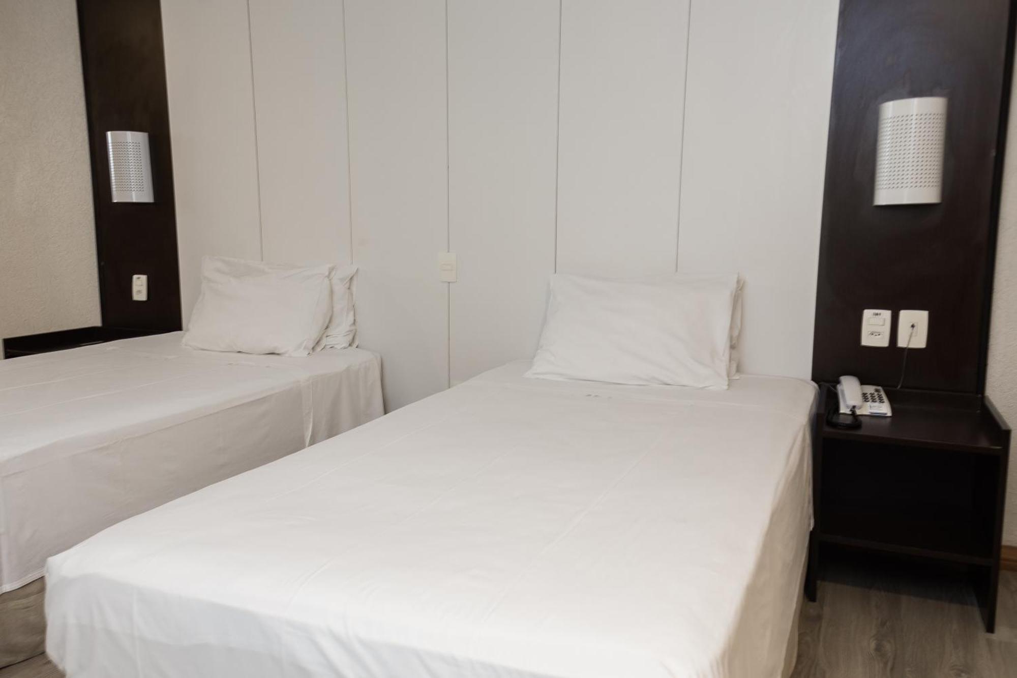 Classic 2 Twin beds
