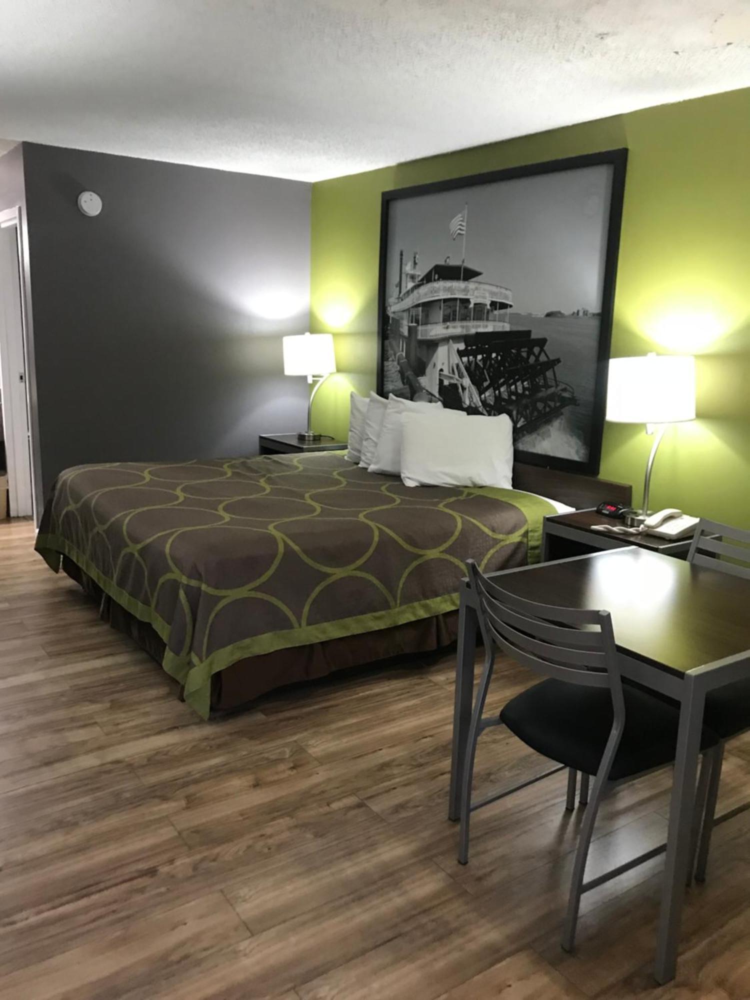King Room - Non-Smoking
