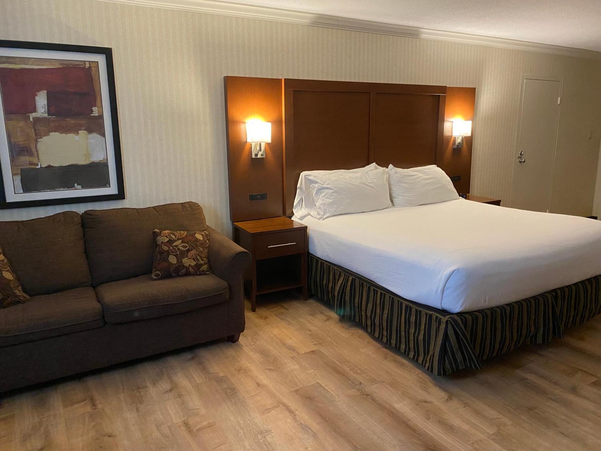 King Room with Sofa Bed