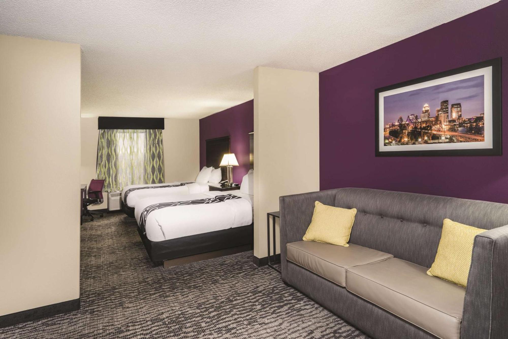 Executive Queen Room with Two Queen Beds - Non-Smoking