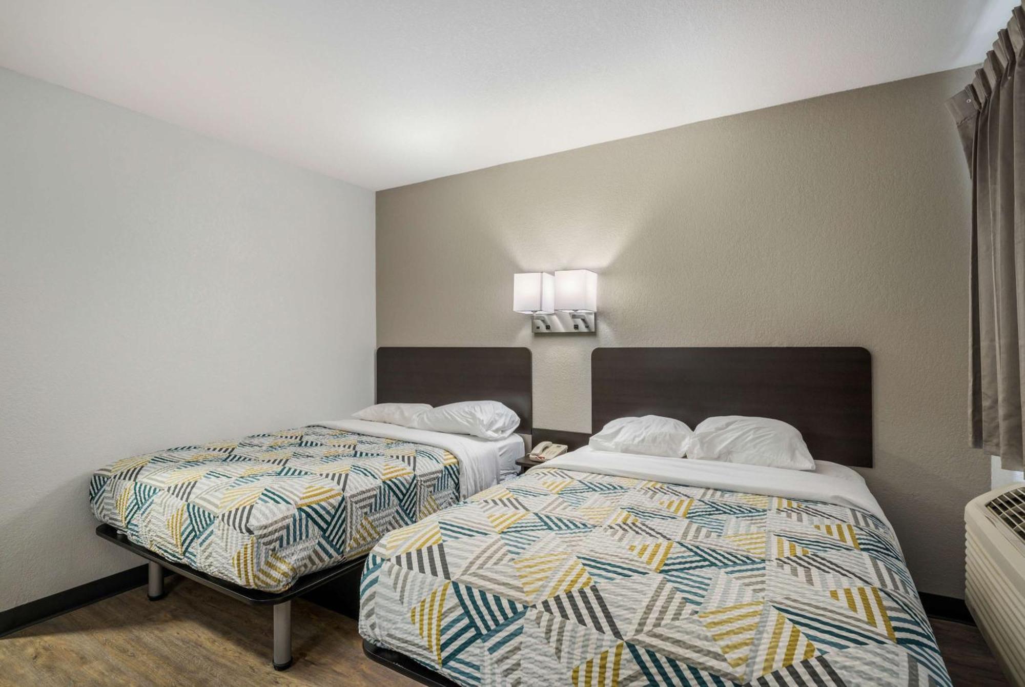 2 Full Beds |
