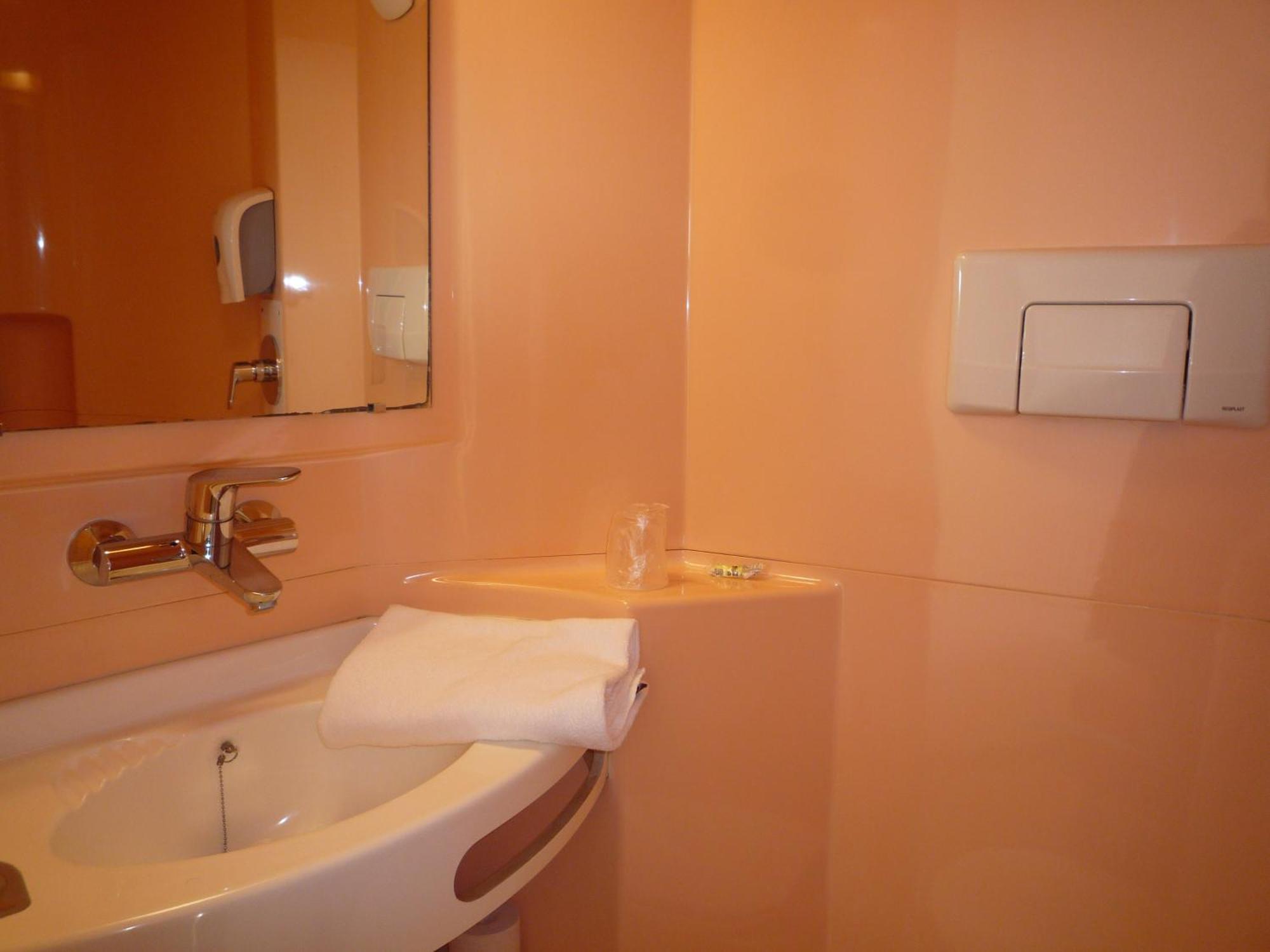 Triple Room 1 Double Bed 1 Single Bed