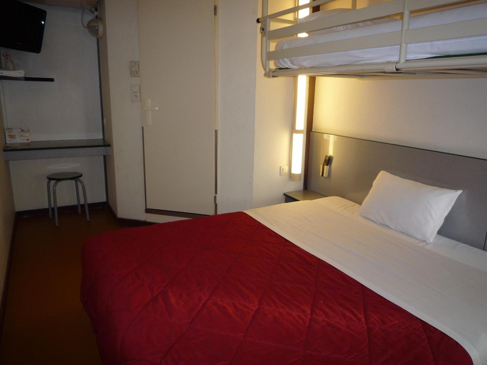 Triple Room 1 Double Bed 1 Single Bed