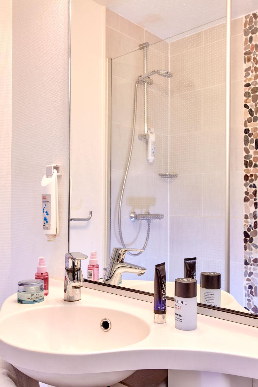 Chambre Double (2 Adultes)