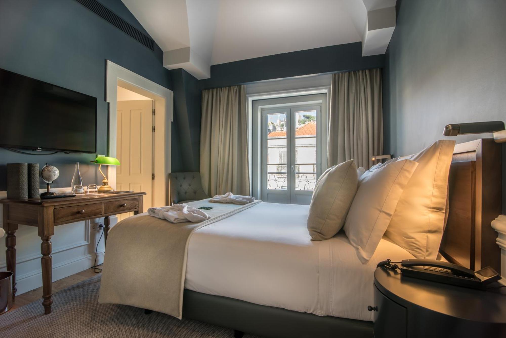 Classic Double or Twin Room City View