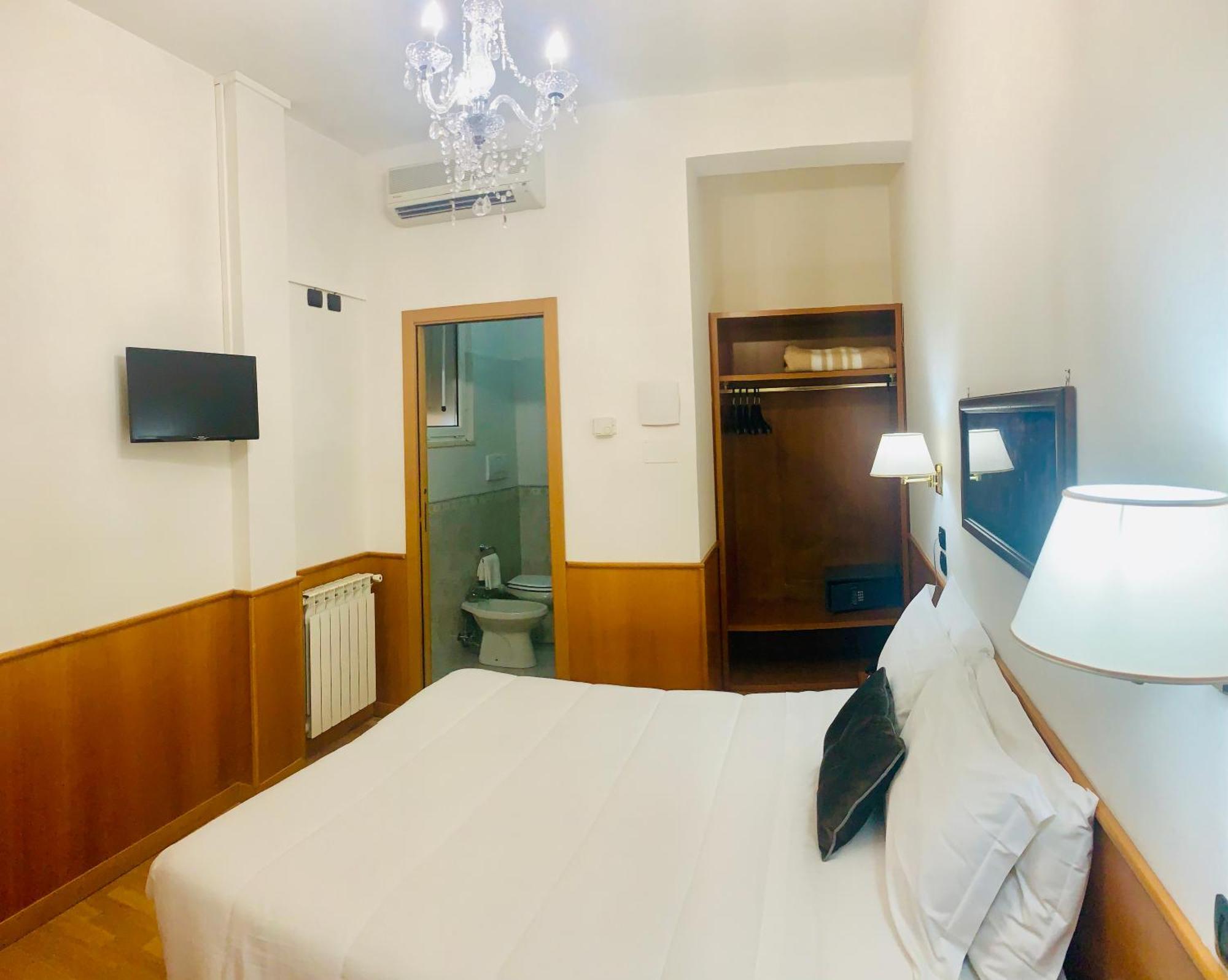 Double Room,719429620:JPEG