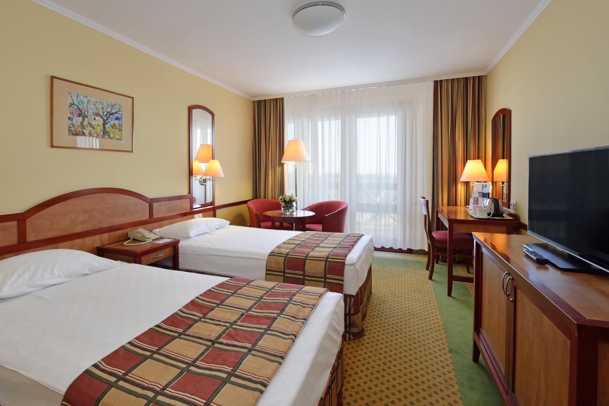 Superior Twin Room pet friendly