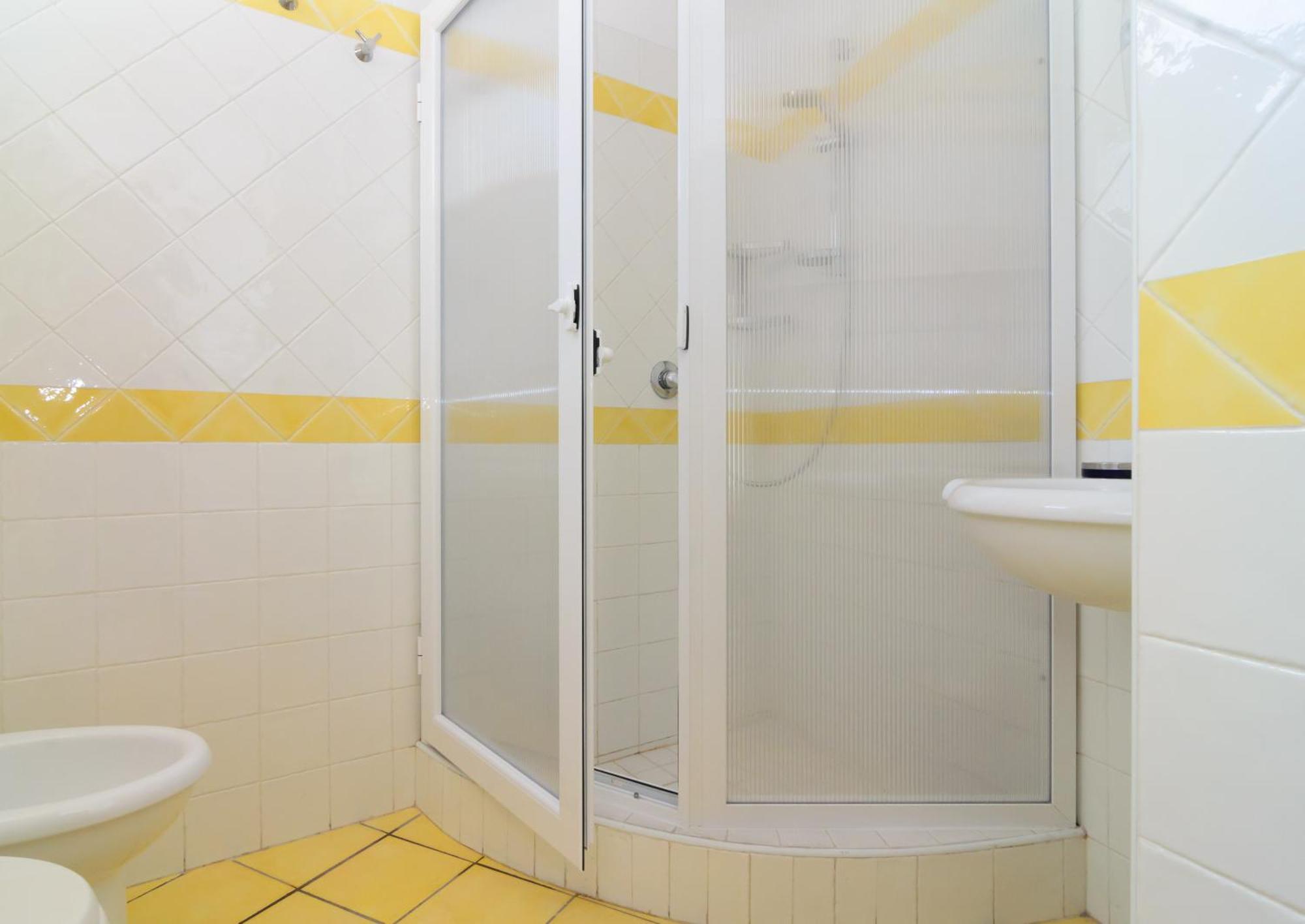 Double or Twin Room with Sea View