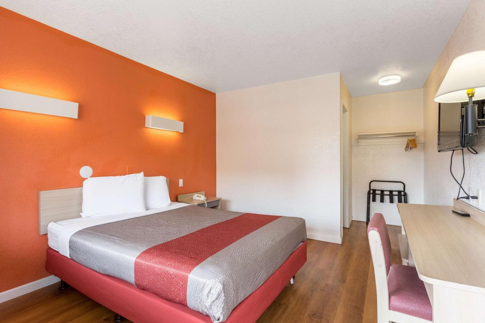Double Room - Non-Smoking