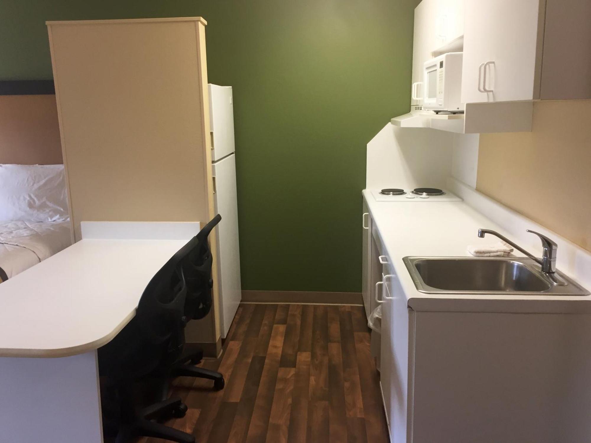 2 Full Beds | Non-Smoking Kitchen