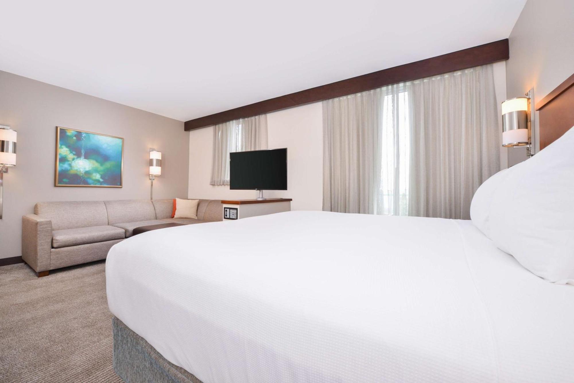 King Room with Sofa Bed - High Floor