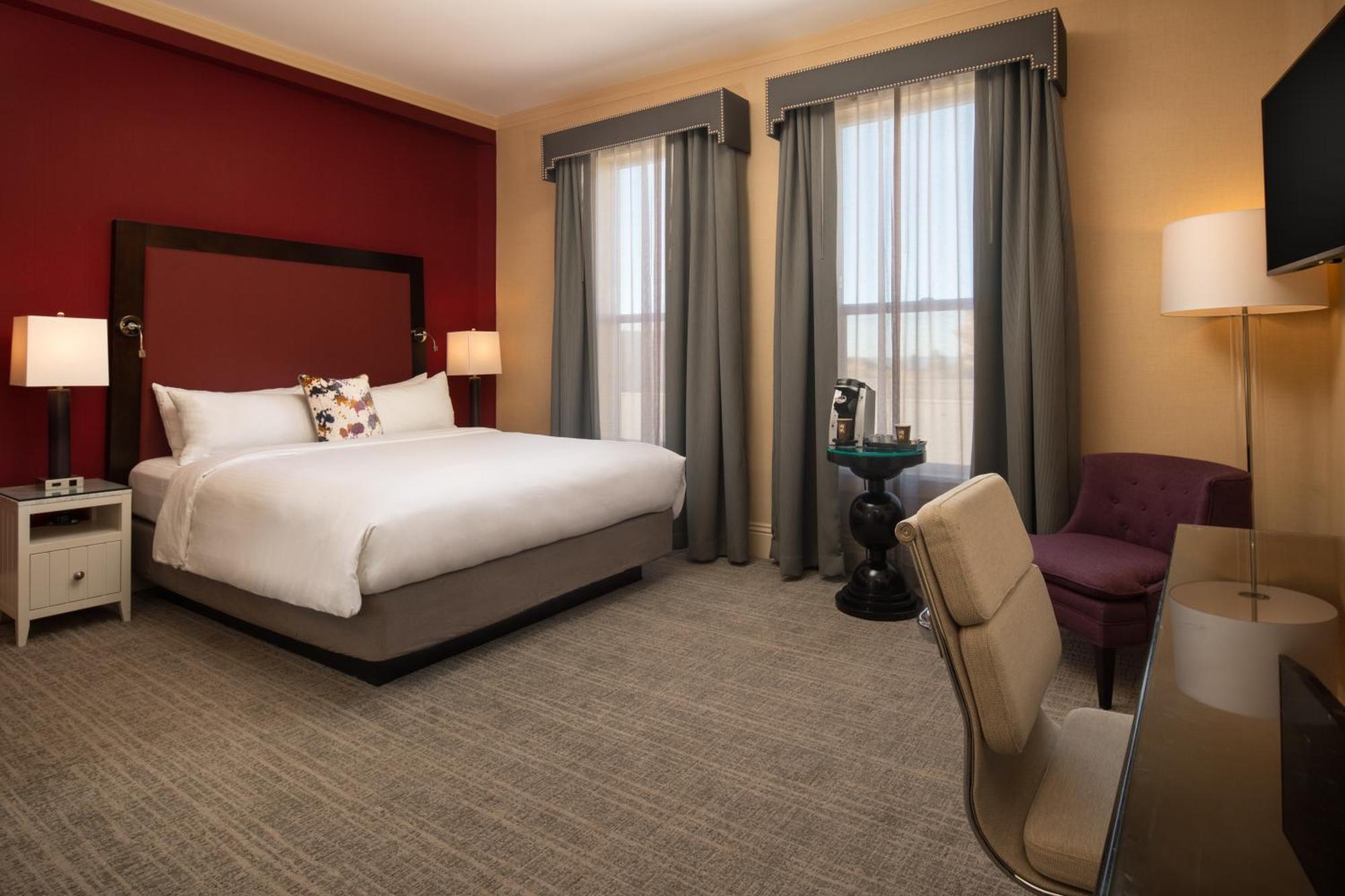 Deluxe King Room