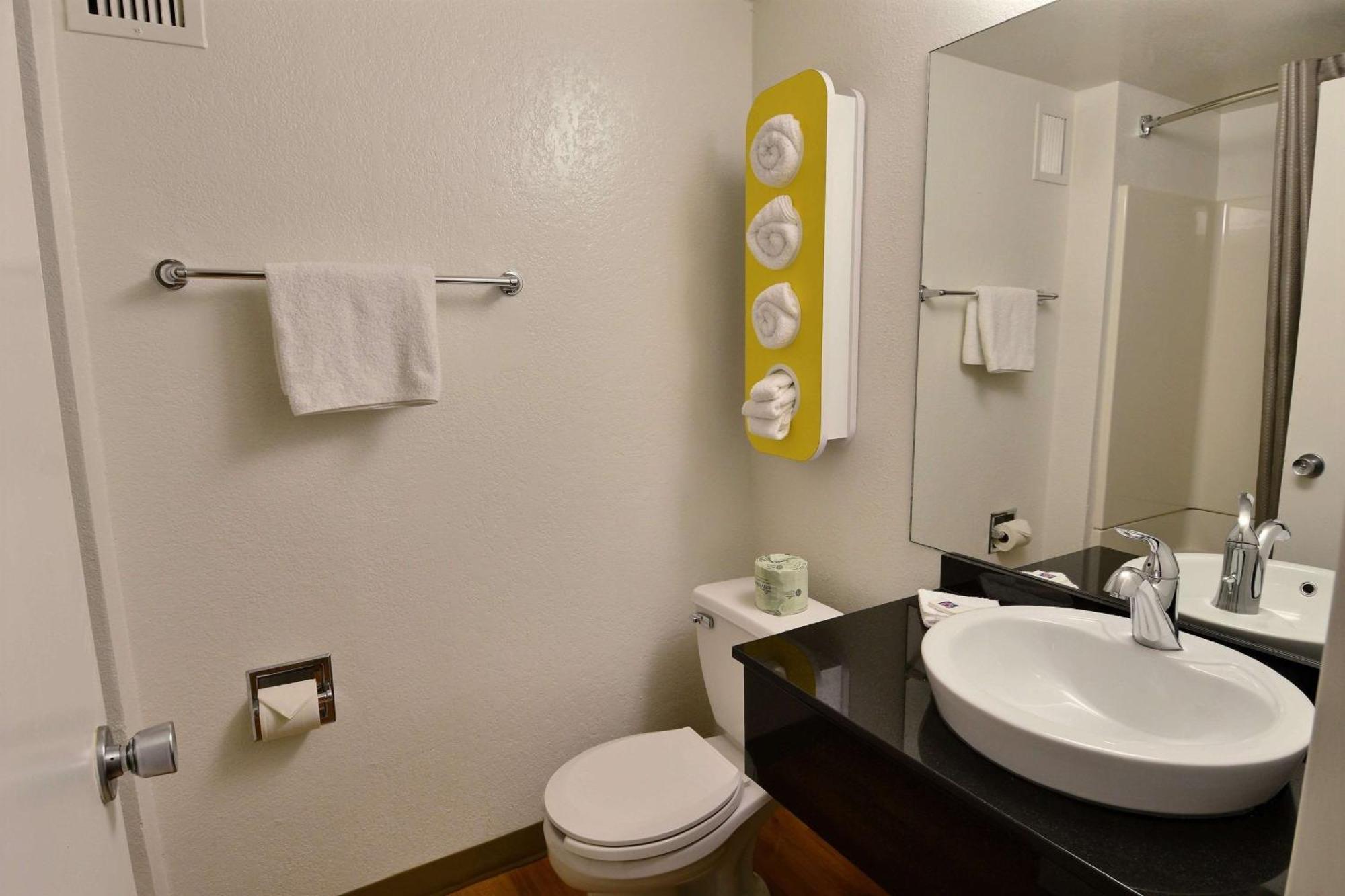 King Room - Non-Smoking