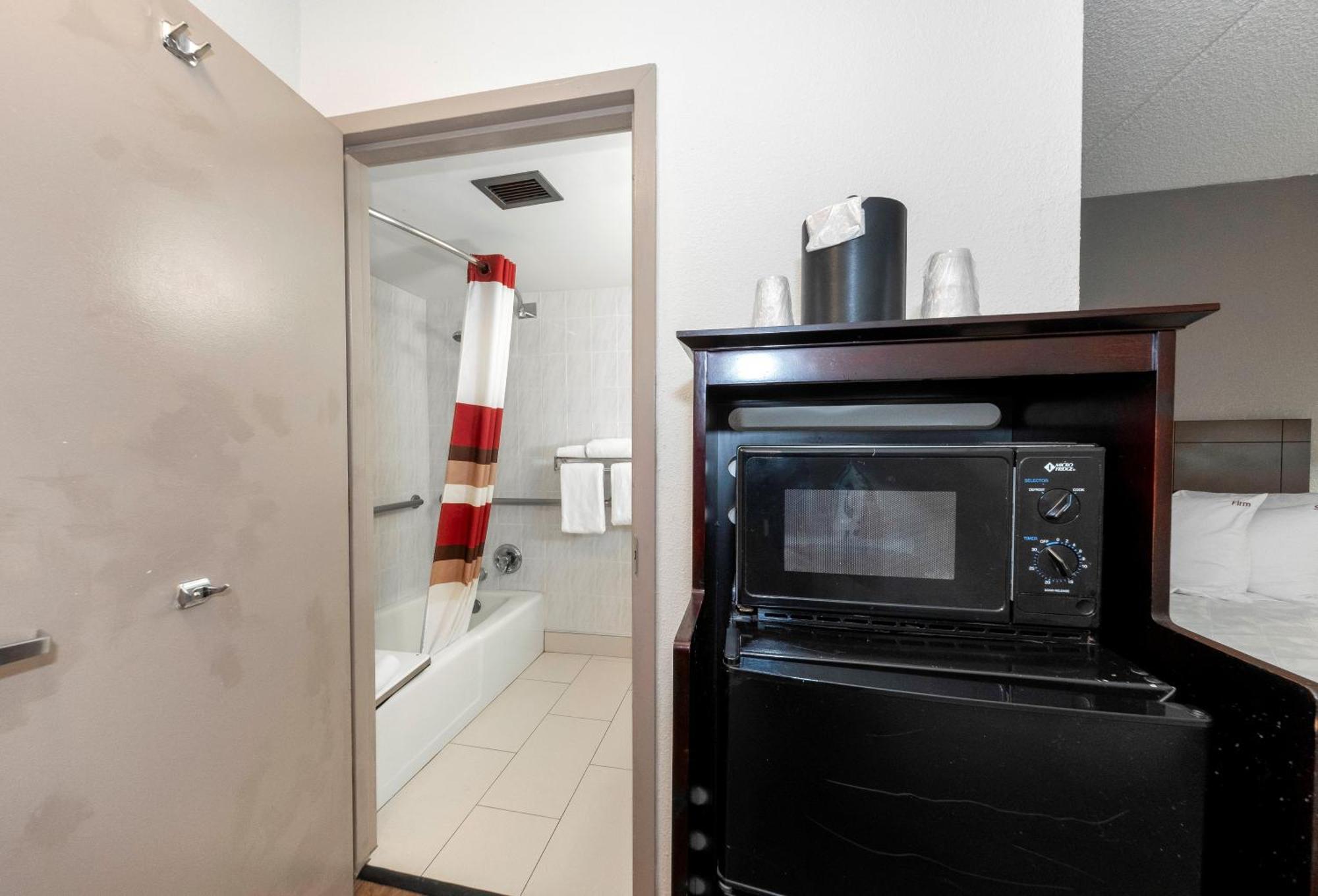 Deluxe Double Room with Two Double Beds - Disability Access/Smoke Free