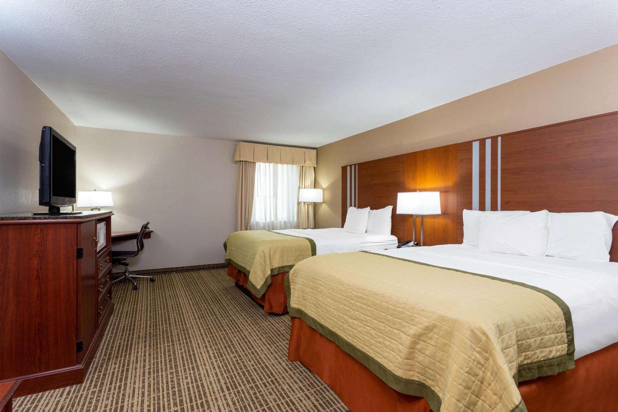 Double Room Two Double Beds Non-Smoking