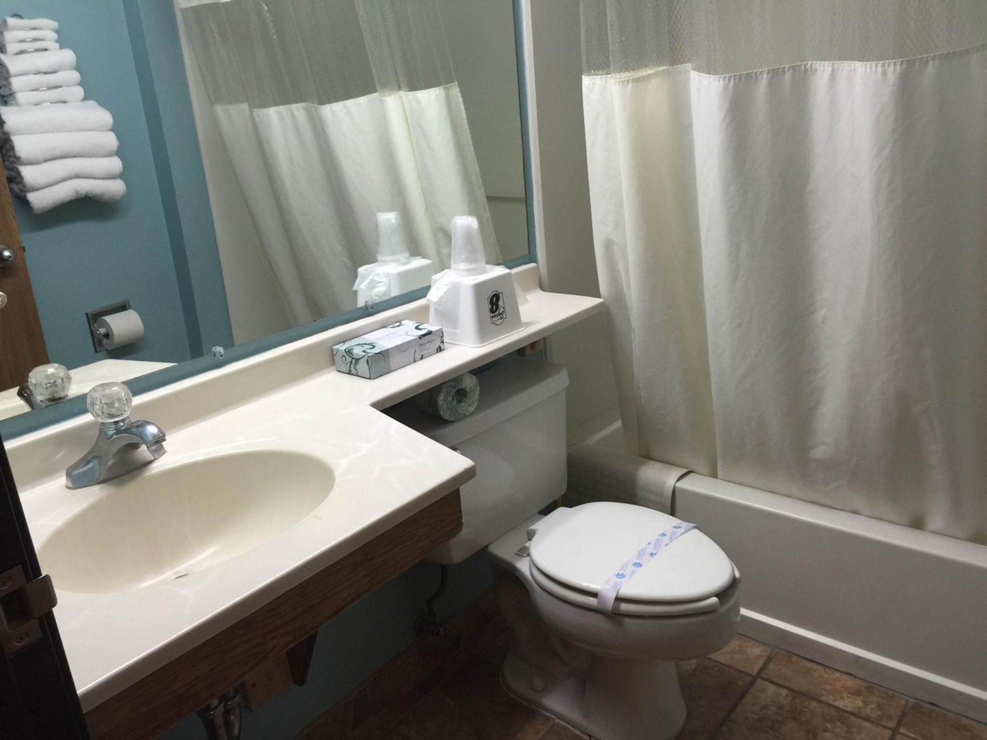 Deluxe Queen Room with Two Queen Beds - Non-Smoking