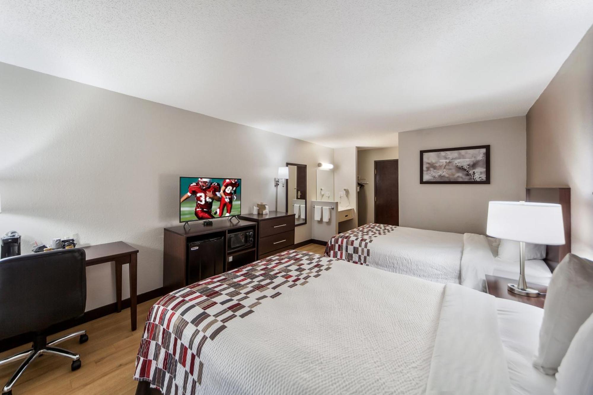Deluxe Room Two Queen Beds Smoke