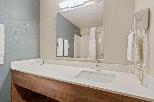 Studio with 1 King Bed - Disability Access - Non-Smoking