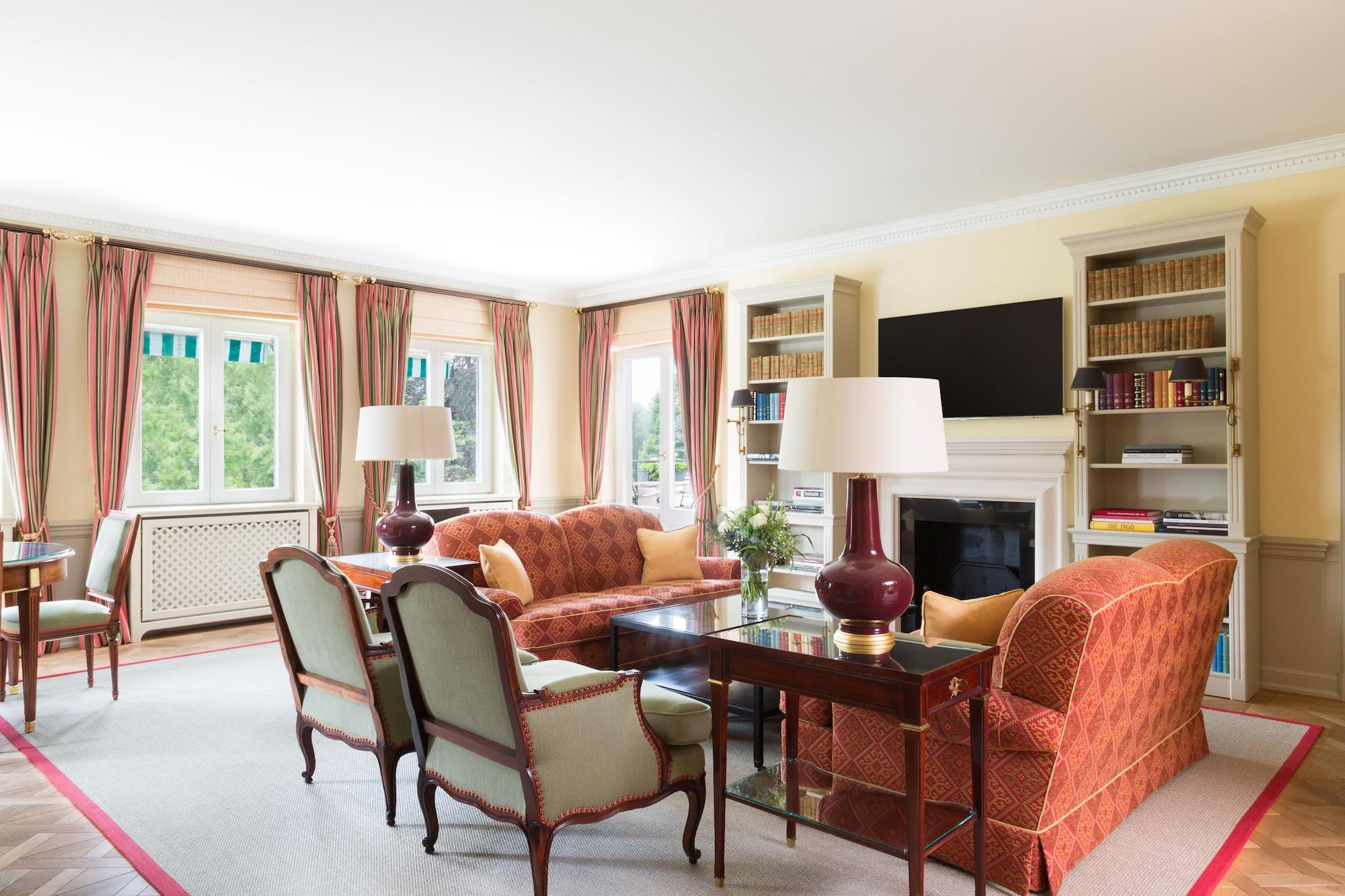 Penthouse Suite,1772879783:JPEG