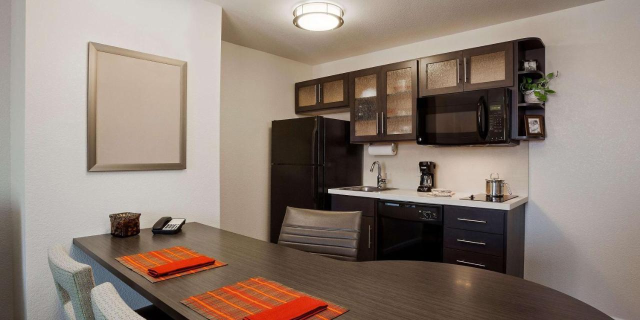 Studio Queen Suite