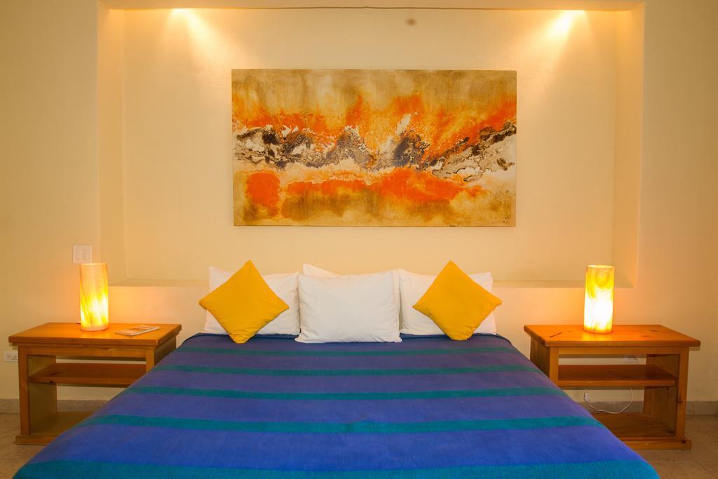 Habitación con cama grande